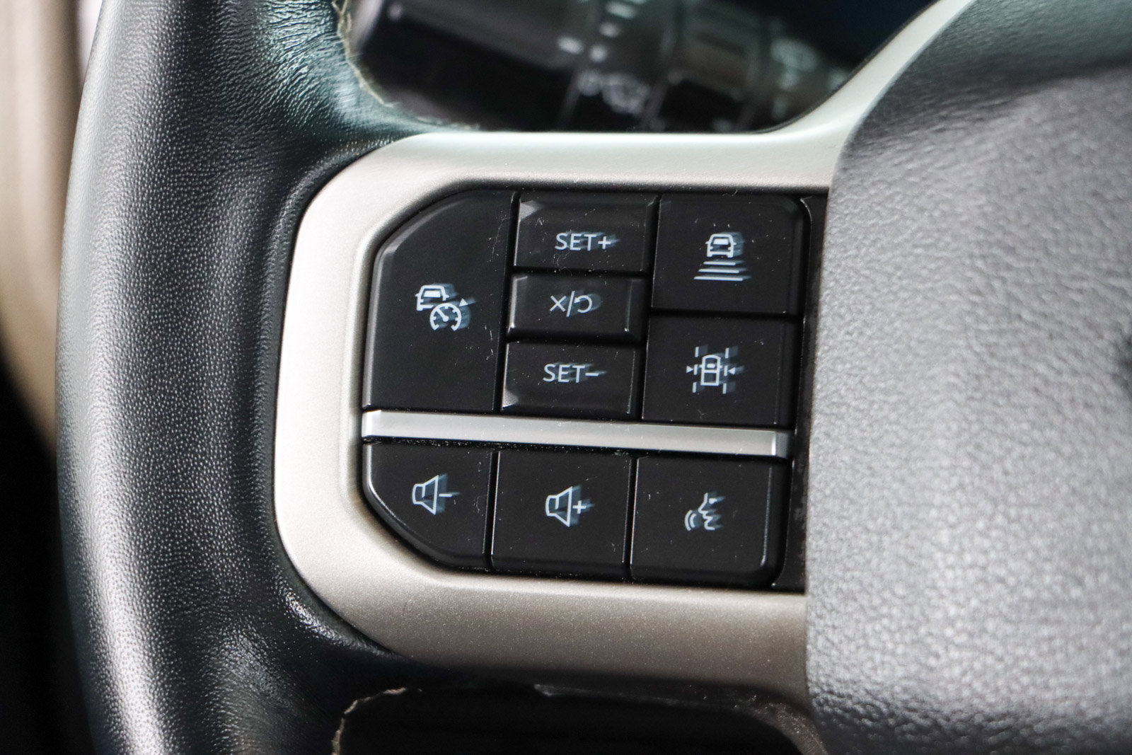 Used 2022 Ford Expedition Limited image 14