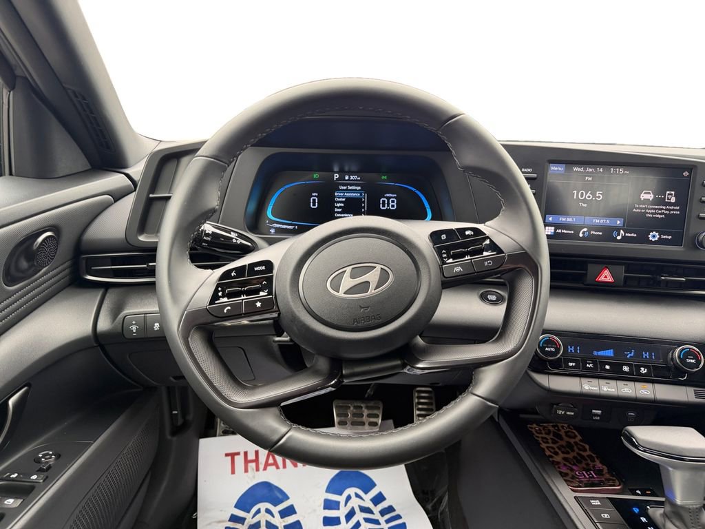 Used 2025 Hyundai Elantra Sport image 12