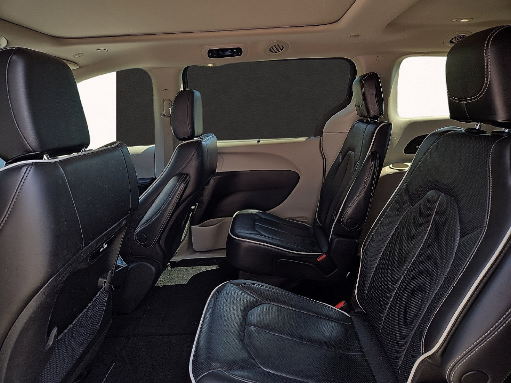 Used 2023 Chrysler Pacifica Limited FWD image 10