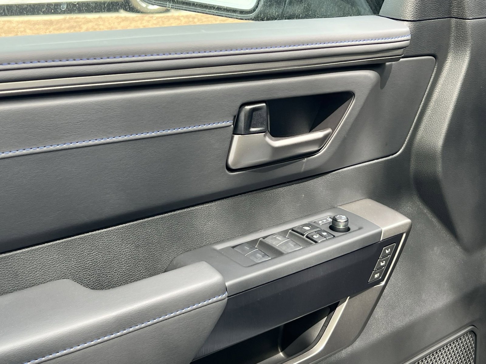 New 2026 Toyota Tundra Limited AWD/4WD image 10