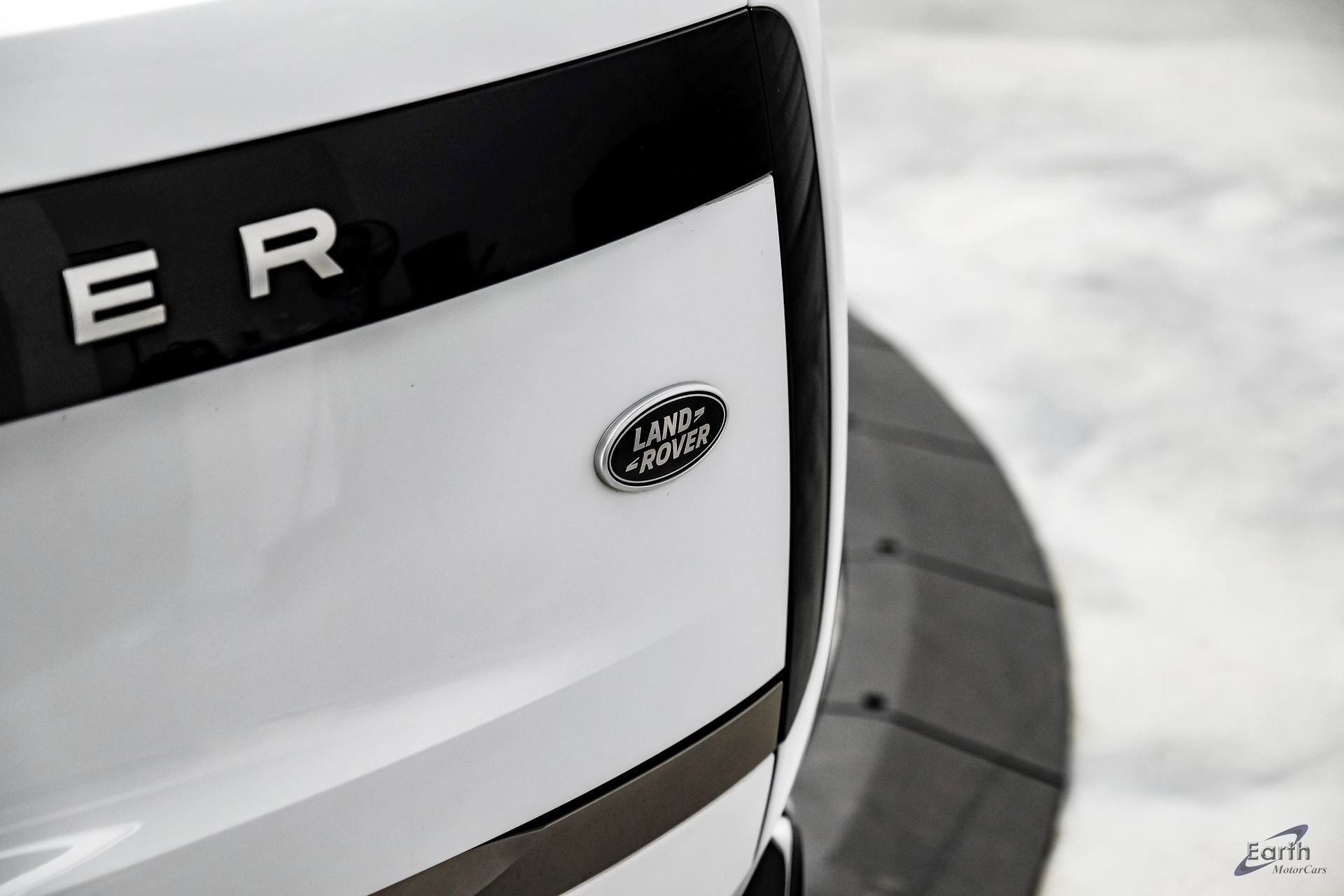 Used 2023 Land Rover Range Rover SE image 32