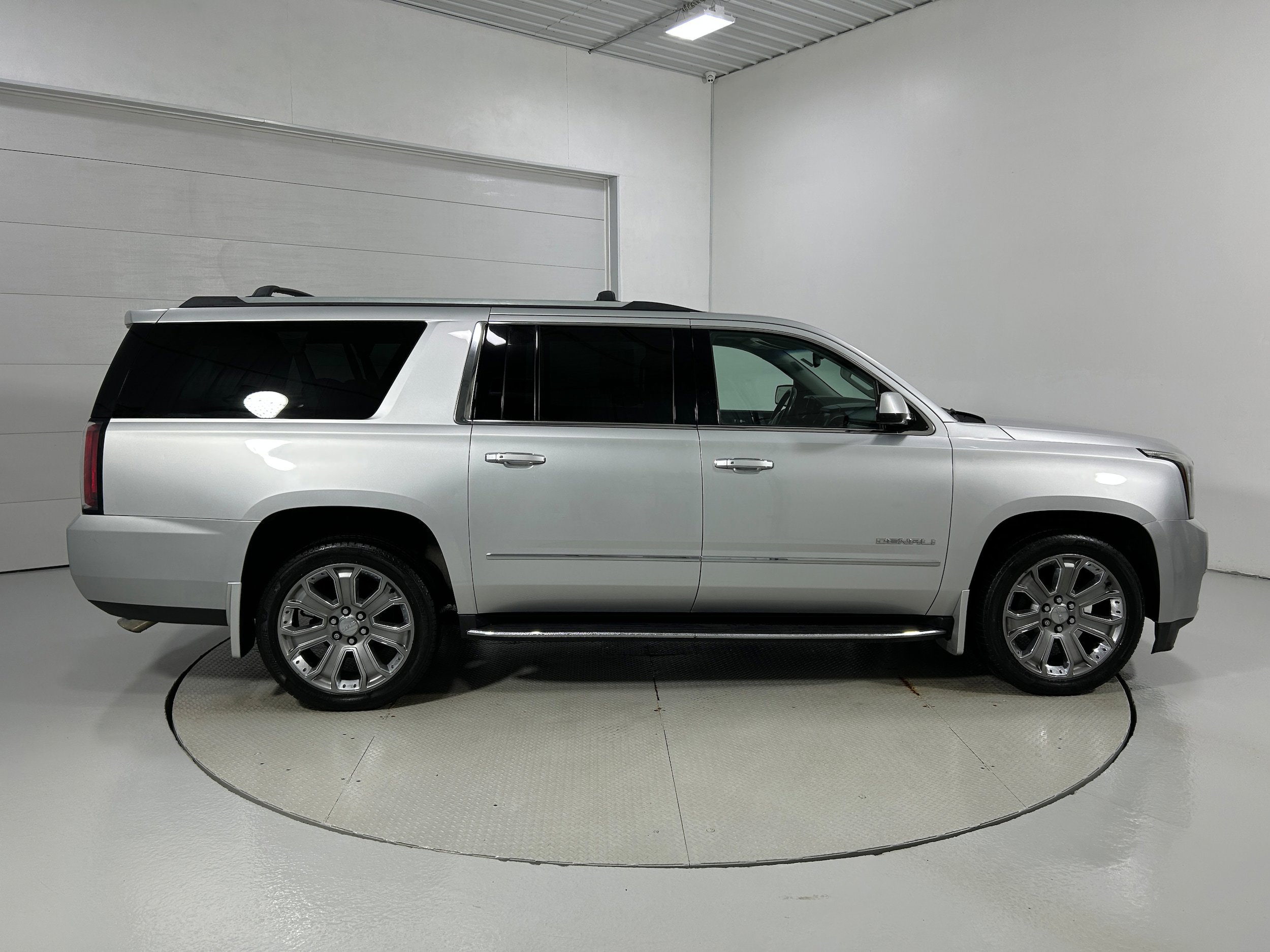 Used 2017 GMC Yukon XL Denali w/ Open Road Package AWD/4WD image 42