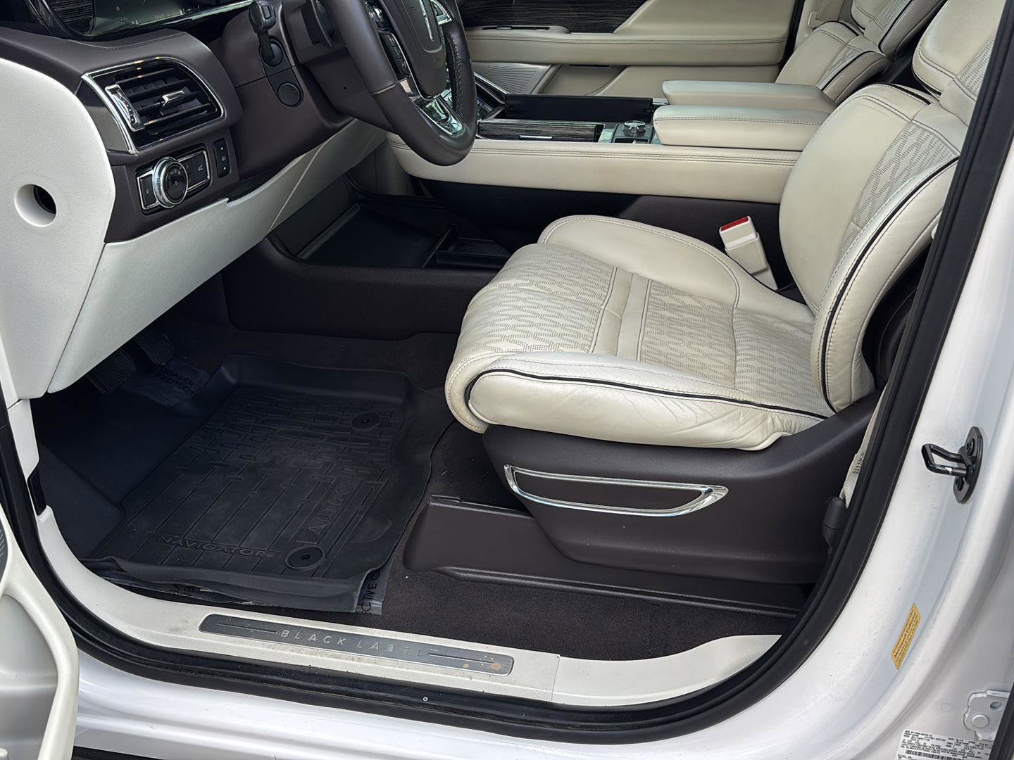 Used 2019 Lincoln Navigator L Black Label w/ Cargo Package image 13