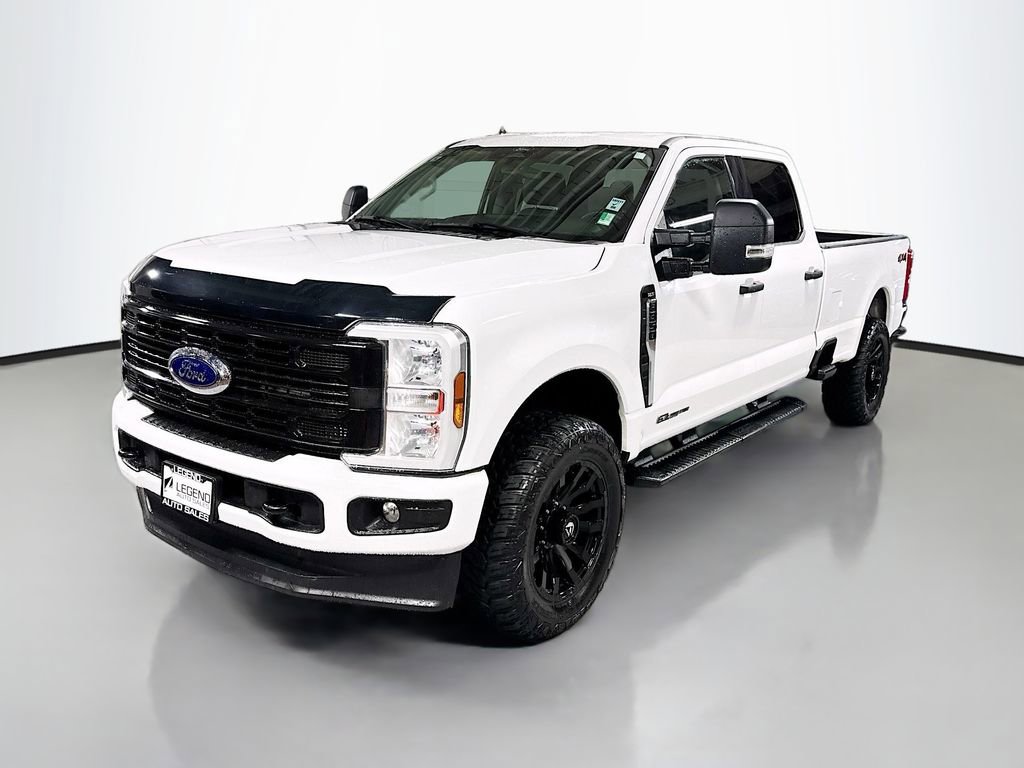 Used 2024 Ford F350 XLT image 1