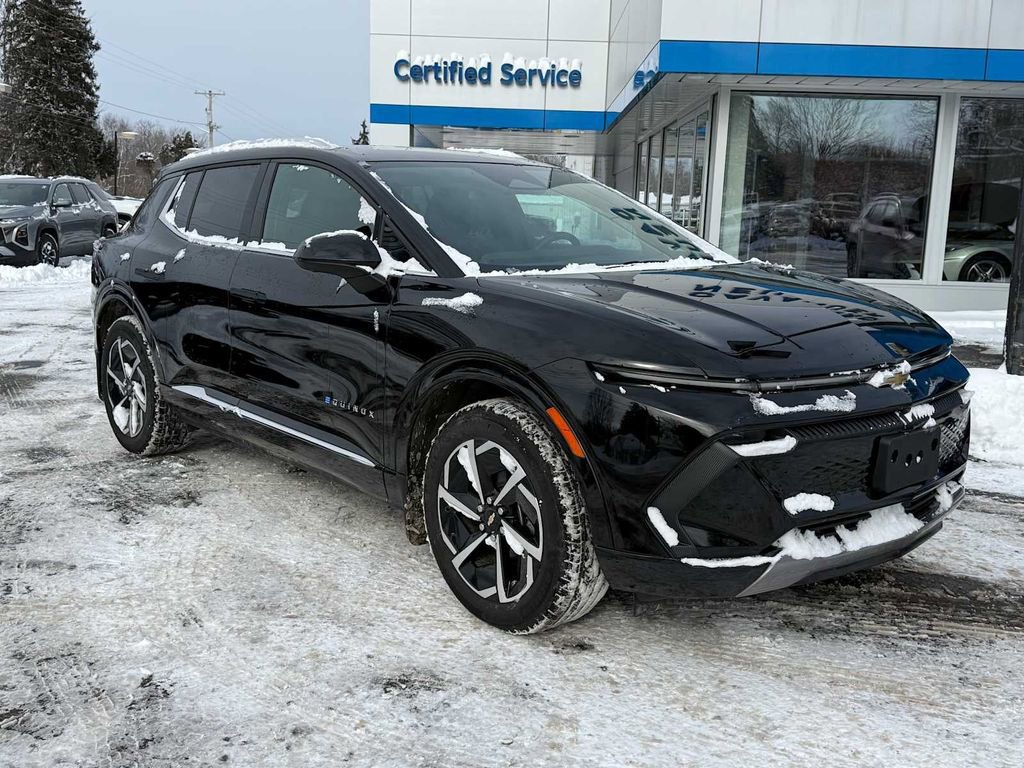 Used 2025 Chevrolet Equinox EV LT w/ Convenience Package image 3
