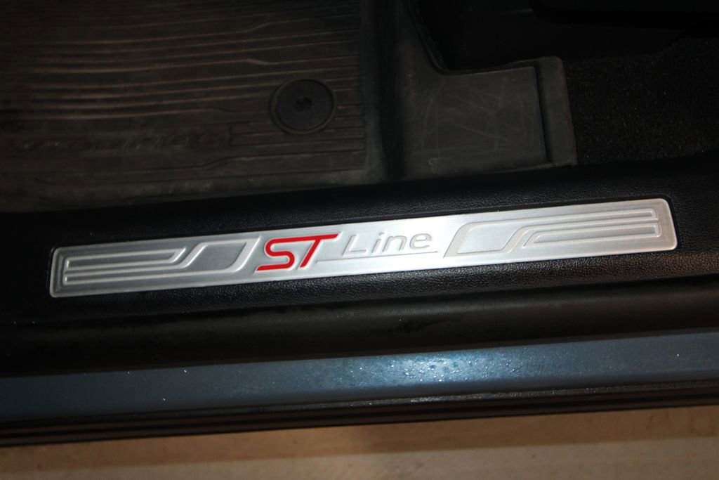 Used 2025 Ford Explorer ST-Line image 7