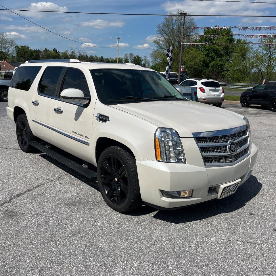 Used 2011 Cadillac Escalade ESV Platinum AWD/4WD image 4