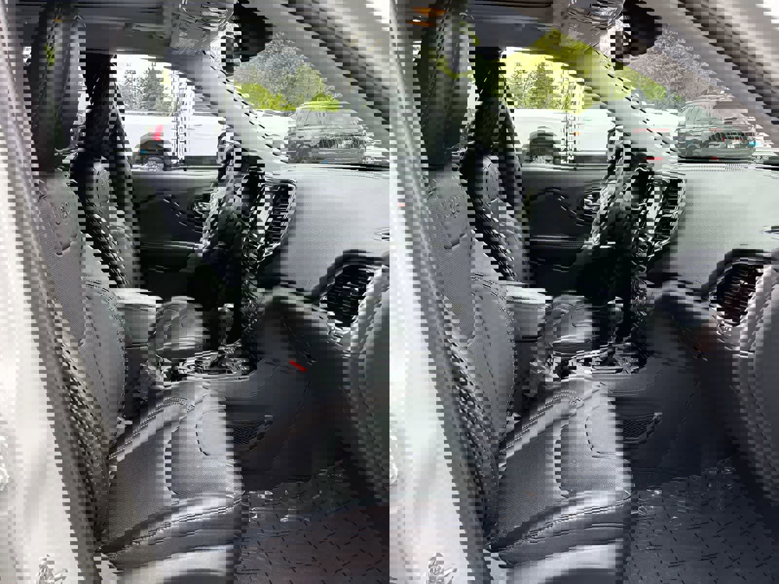 Certified 2022 Jeep Cherokee Limited AWD/4WD image 6