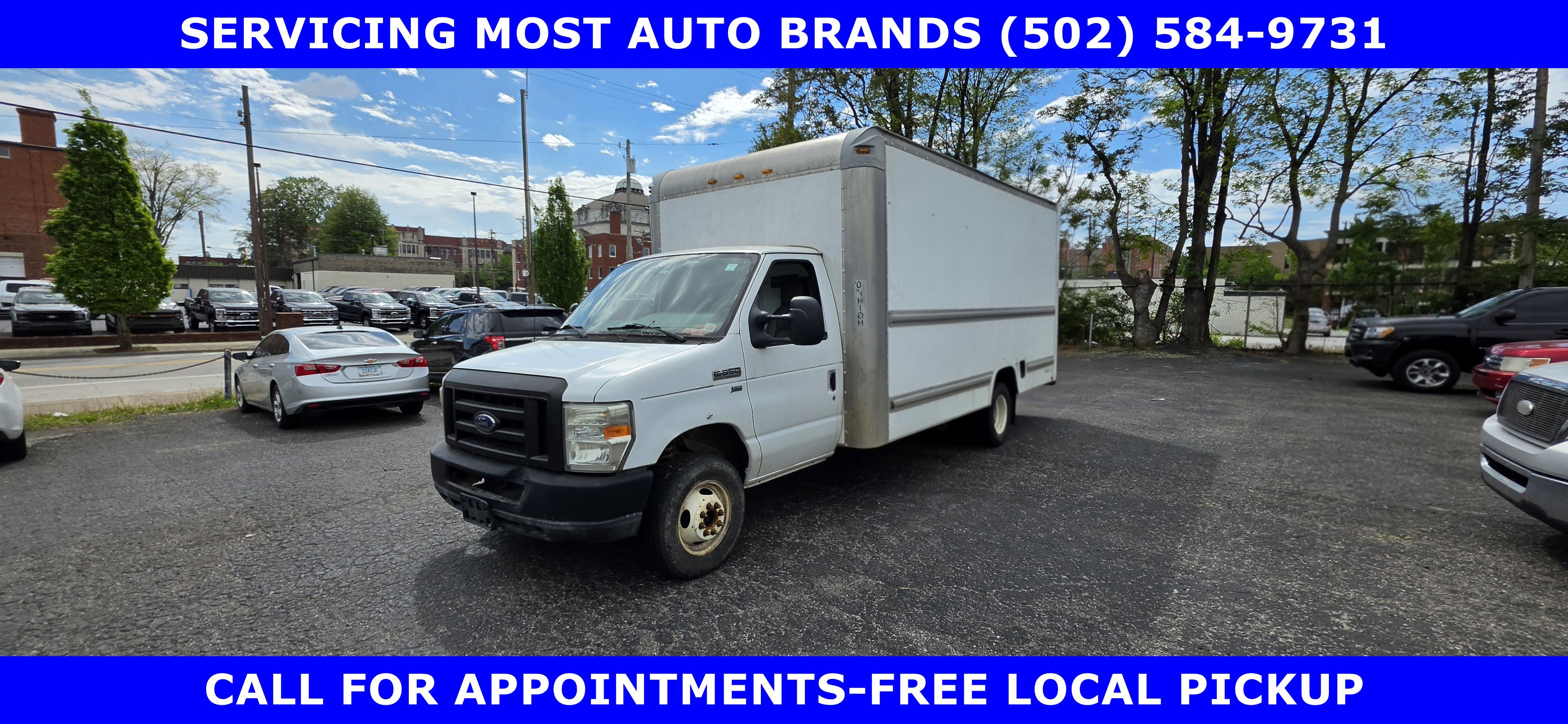 Used 2010 Ford E-350 and Econoline 350 Super Duty RWD image 2