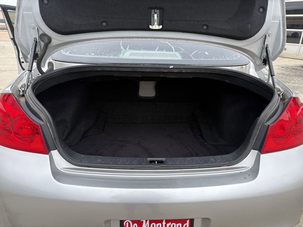 Used 2011 INFINITI G37 Journey RWD image 24