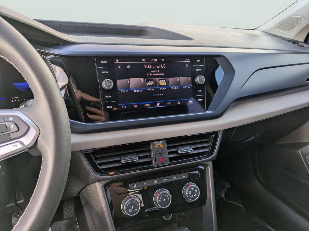 Certified 2023 Volkswagen Taos SE FWD image 20