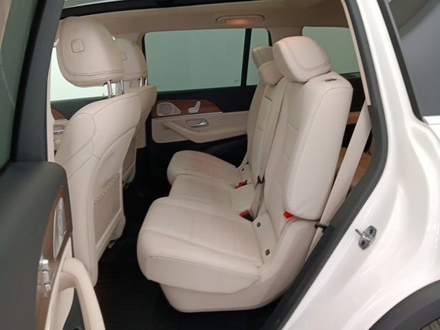 Used 2025 Mercedes-Benz GLS 450 4MATIC image 10