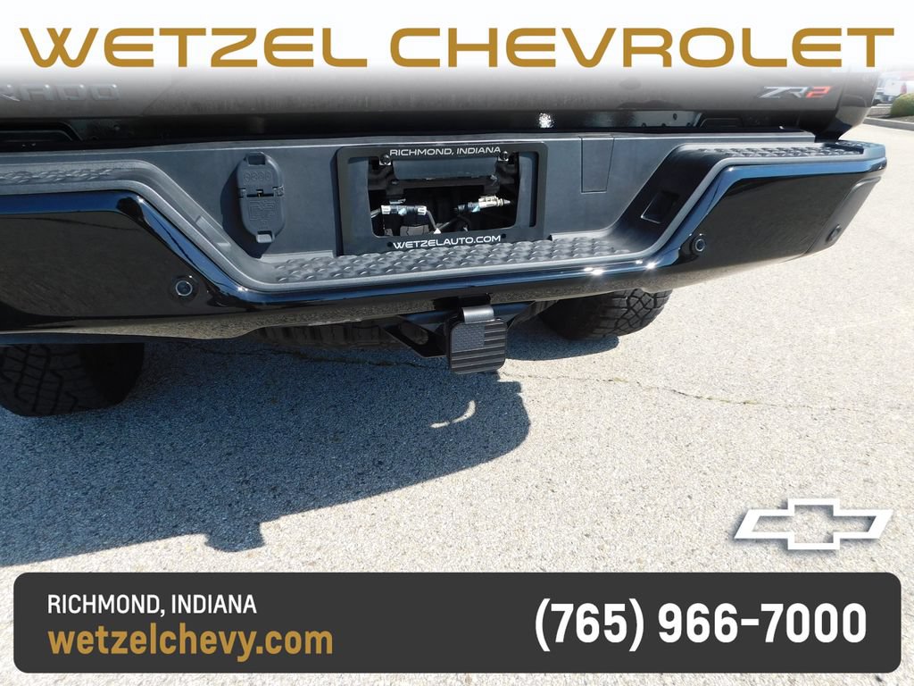 Used 2025 Chevrolet Colorado ZR2 w/ Technology Package AWD/4WD image 5
