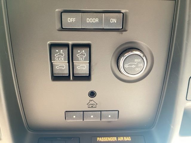 Used 2018 Cadillac Escalade Platinum image 33