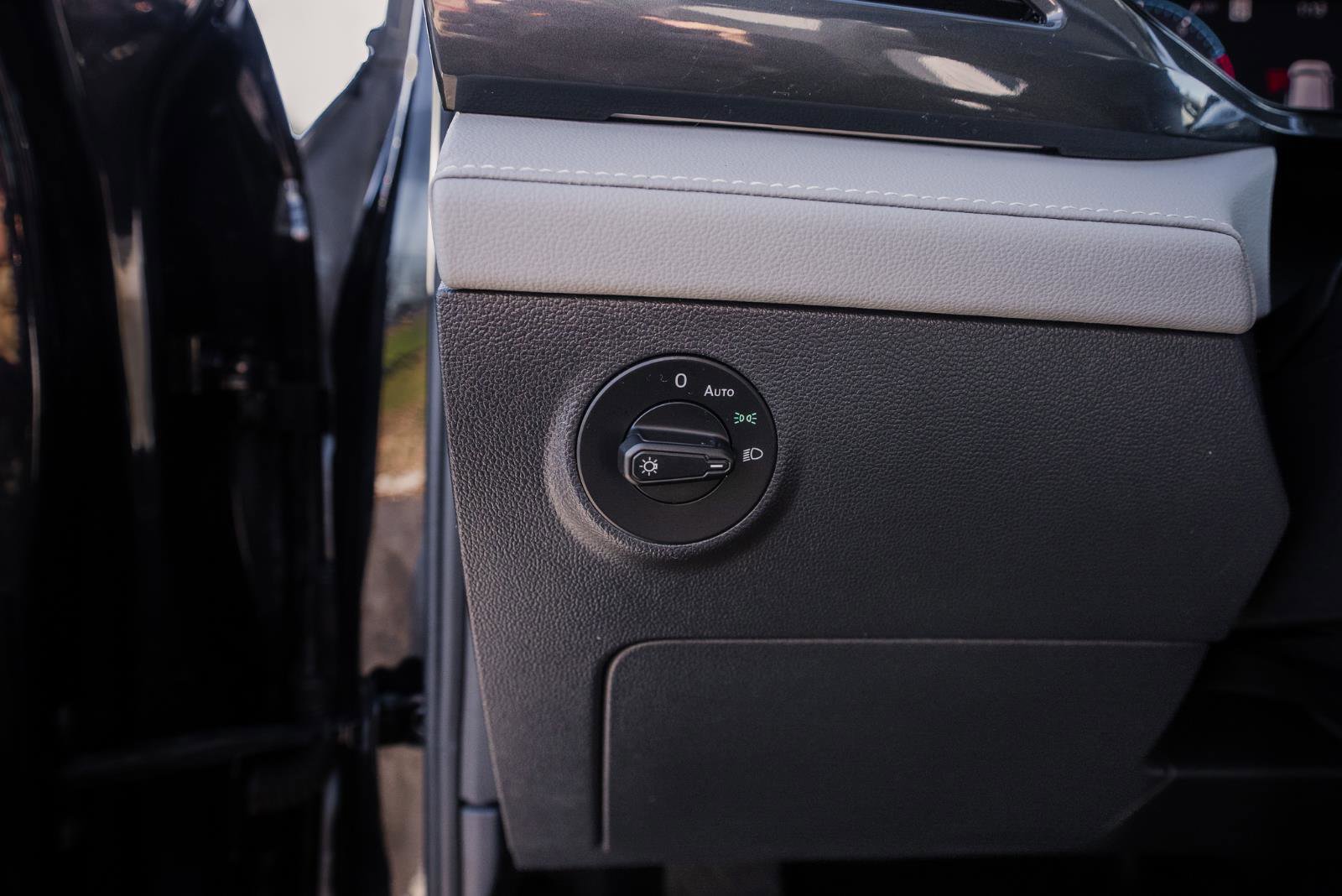 Used 2022 Volkswagen Taos SEL w/ Panoramic Sunroof Package image 16