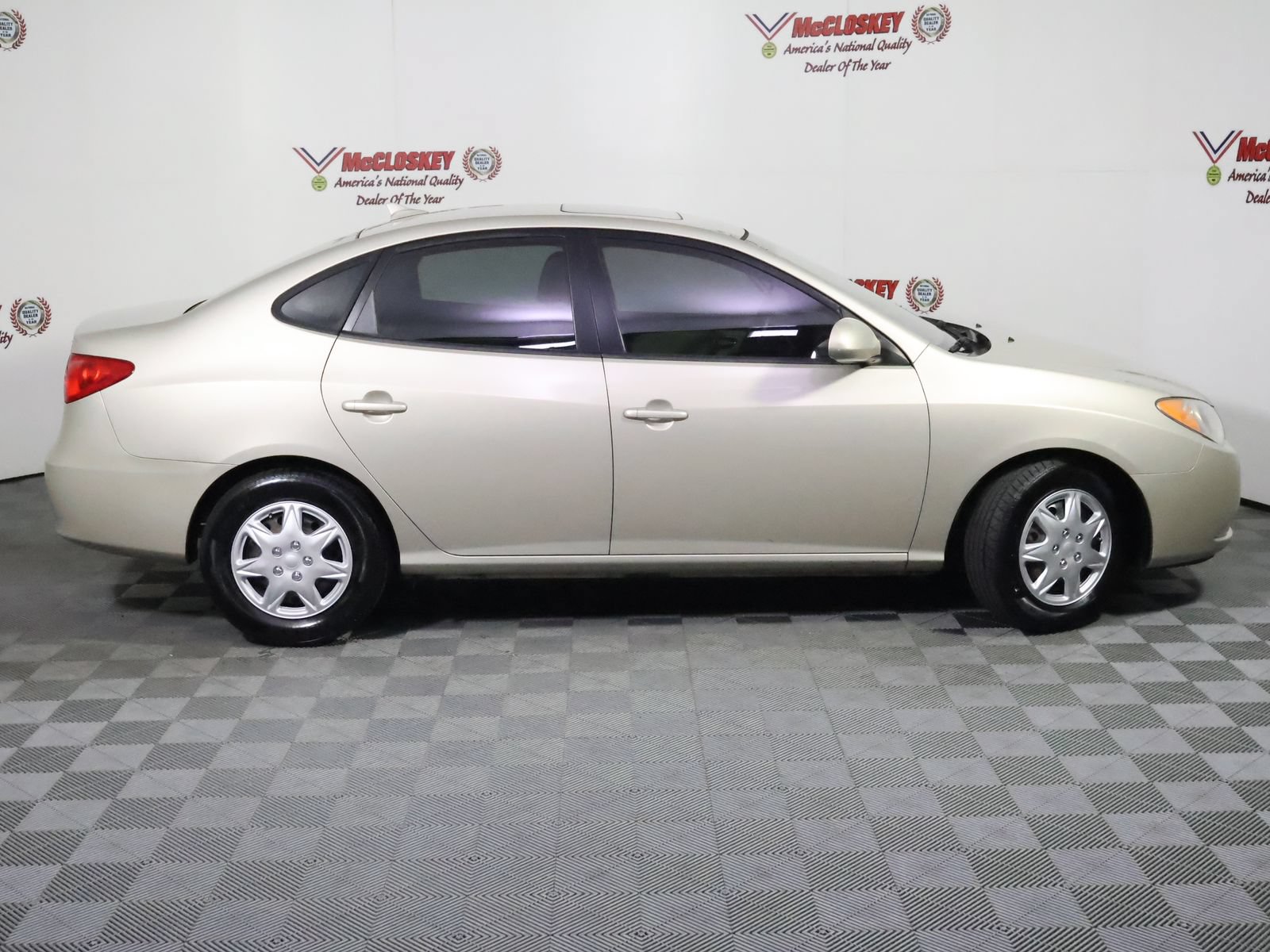 Used 2010 Hyundai Elantra GLS w/ Sunroof Pkg 3 FWD image 3