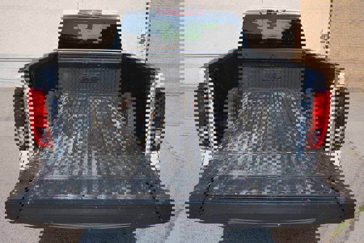 Used 2023 GMC Sierra 1500 Elevation image 36