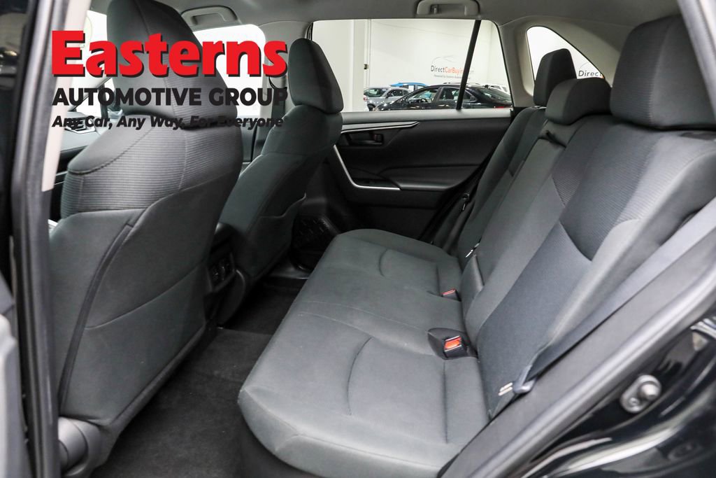 Used 2021 Toyota RAV4 LE image 20