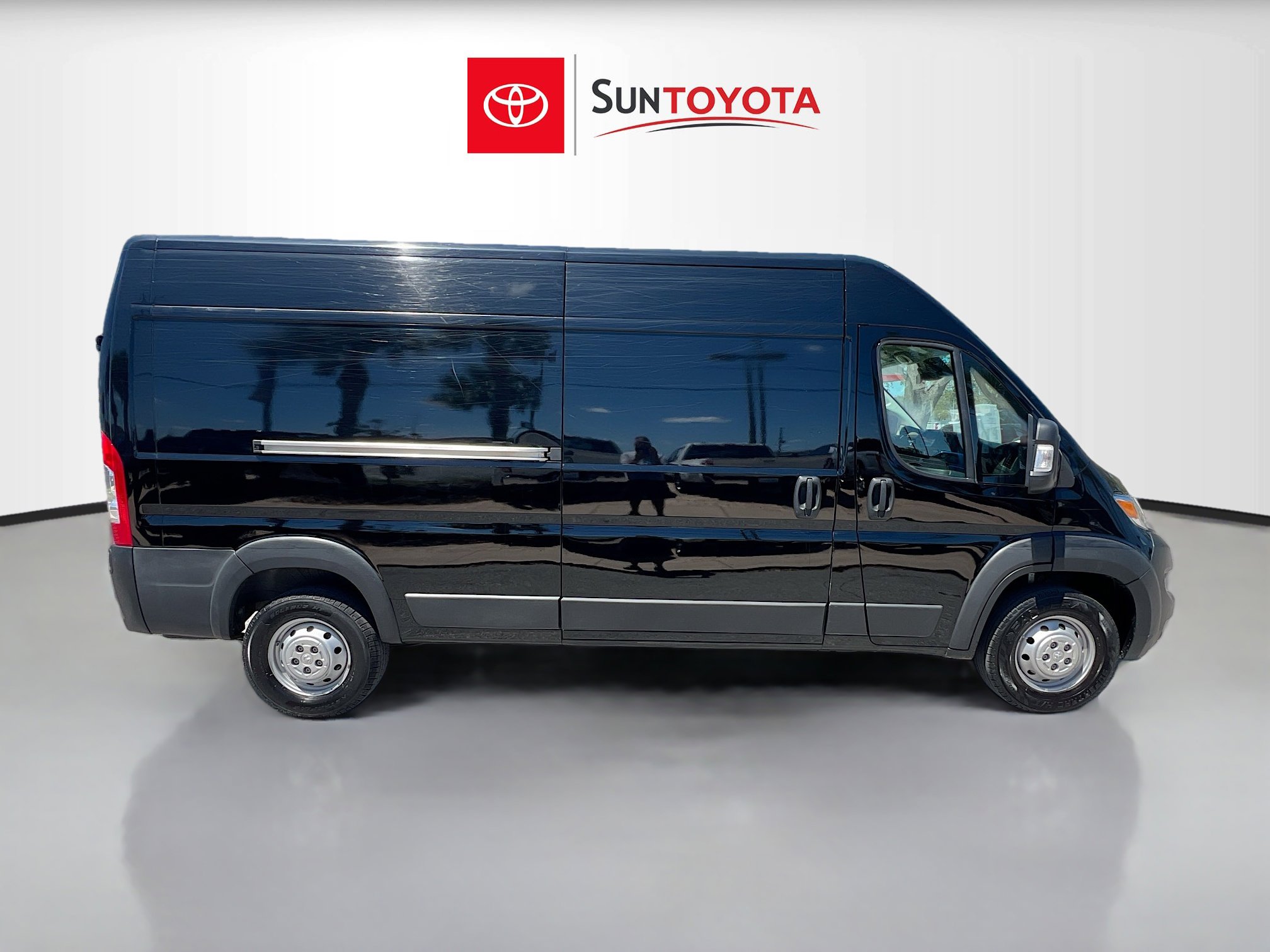 Used 2023 RAM ProMaster 2500 FWD image 2