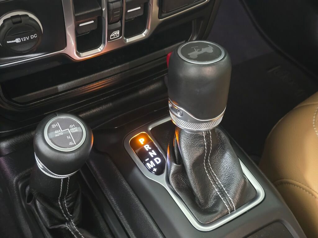 Used 2022 Jeep Wrangler Unlimited Sahara 4xe image 33