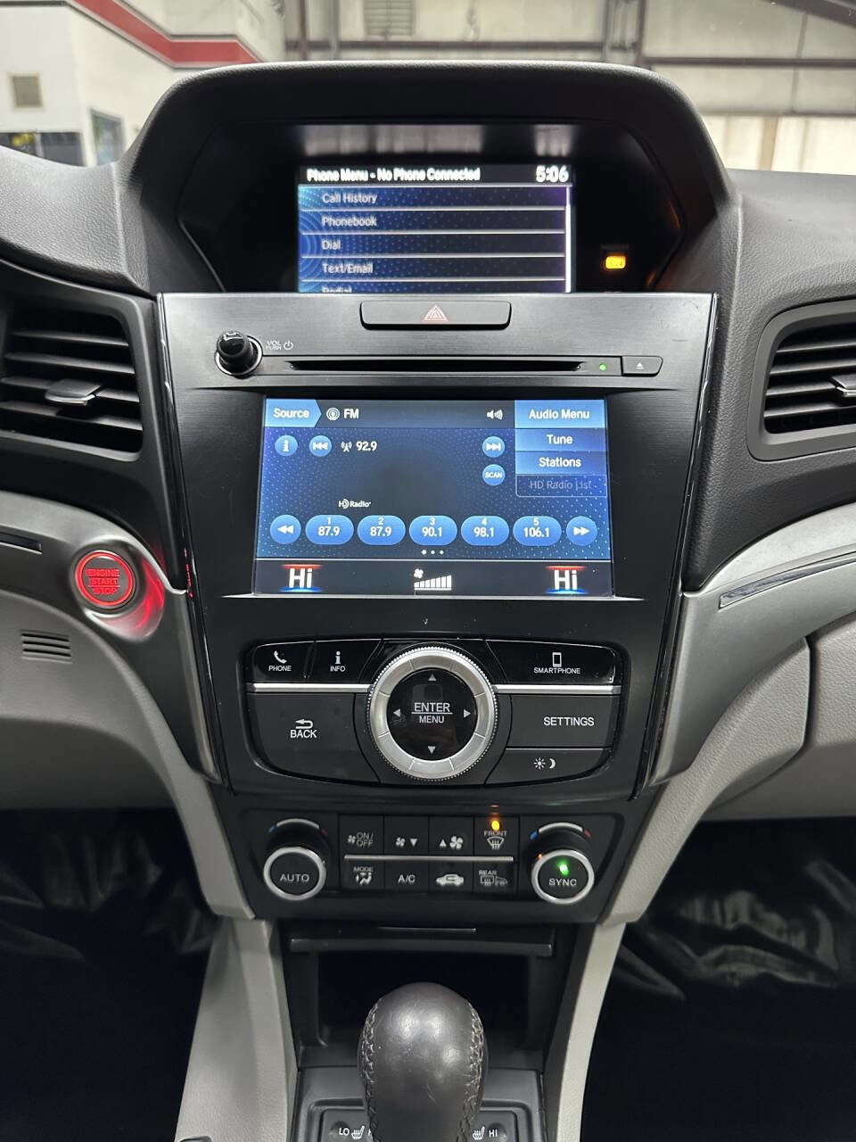 Used 2020 Acura ILX w/Premium 4dr Sedan Package image 28