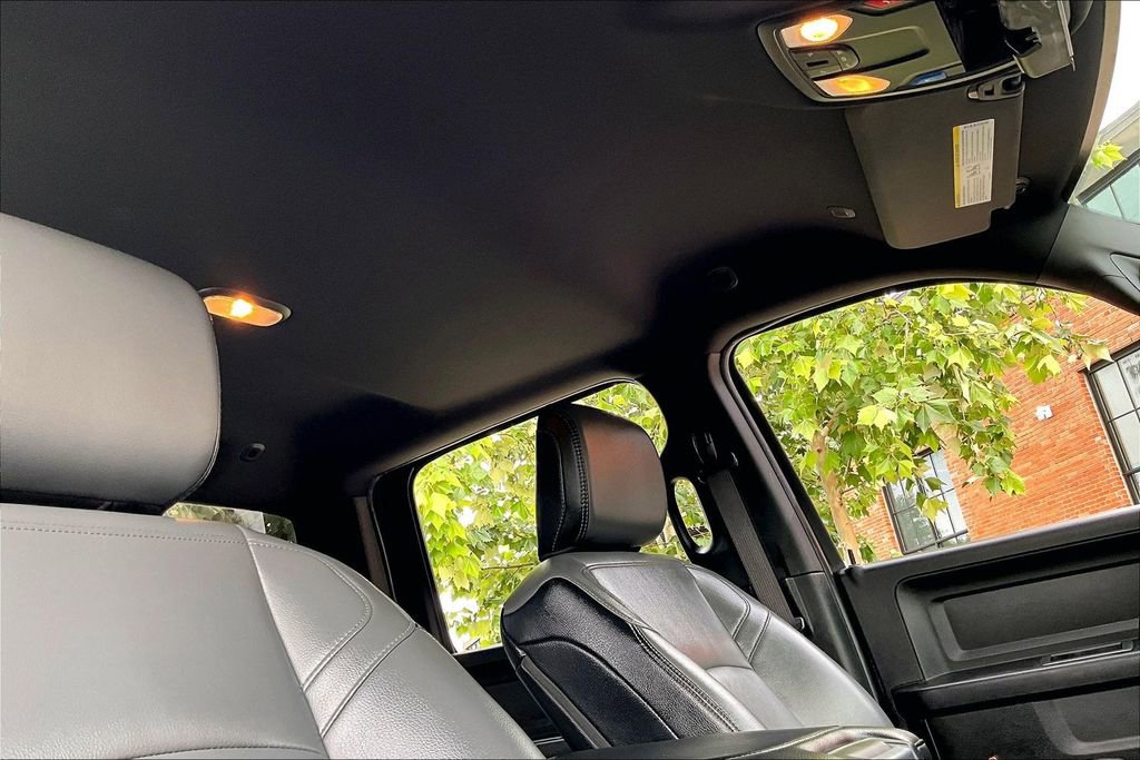 Used 2022 RAM 3500 Tradesman w/ Chrome Appearance Group AWD/4WD image 18