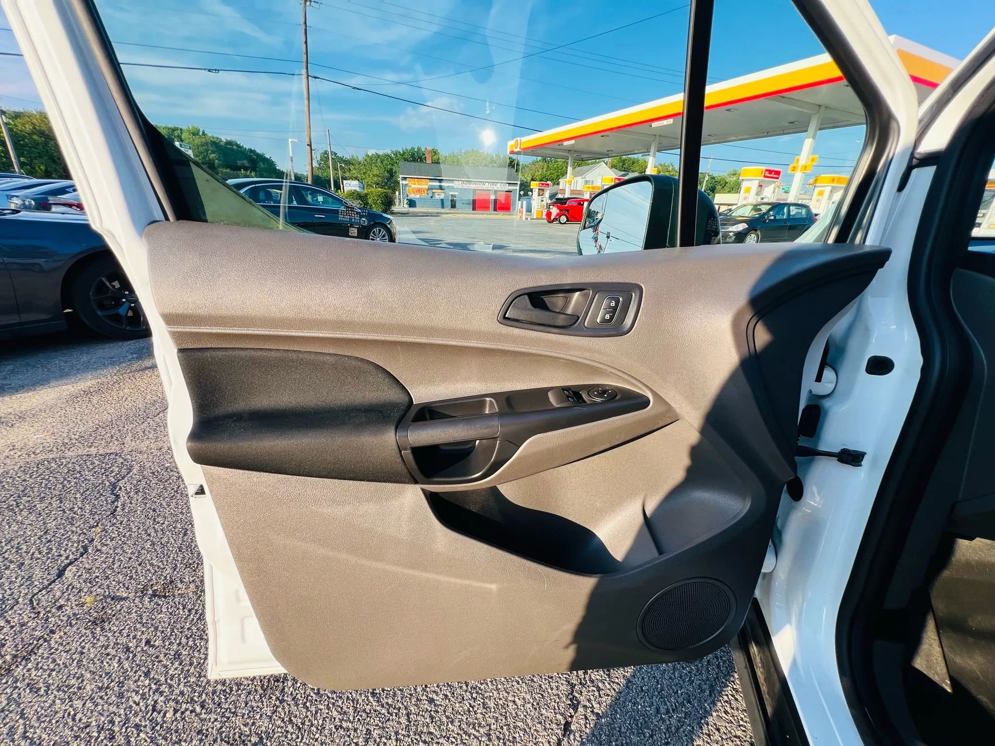 Used 2020 Ford Transit Connect XL image 19