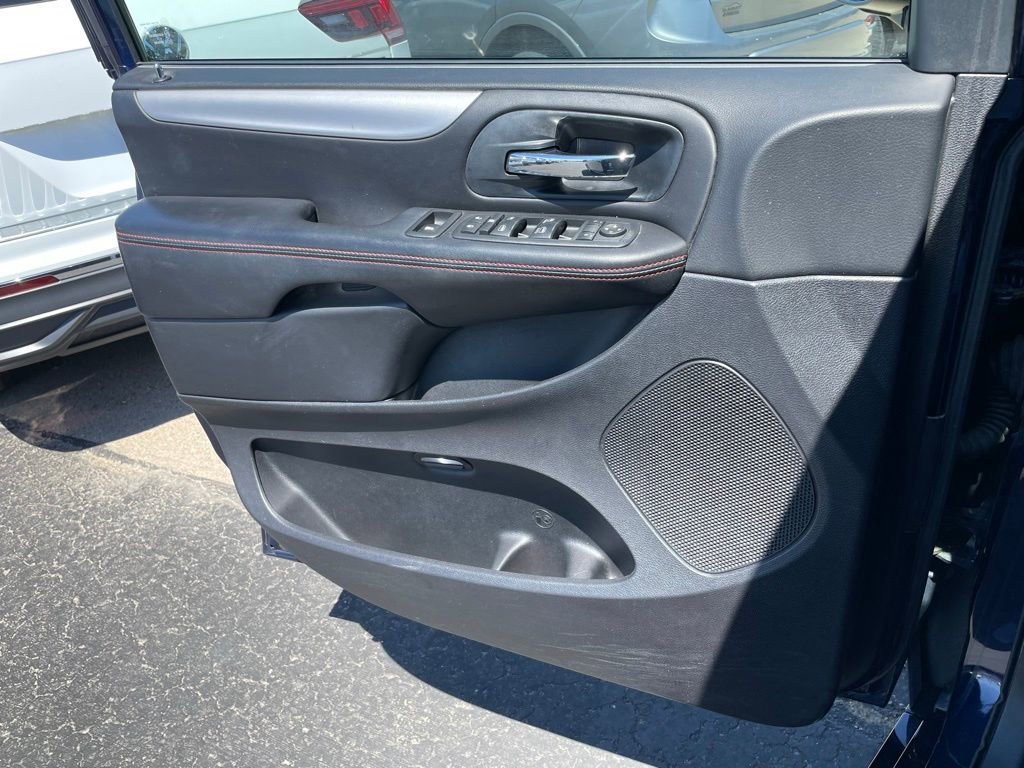 Used 2012 Dodge Grand Caravan R/T w/ Safety Sphere Group FWD image 44