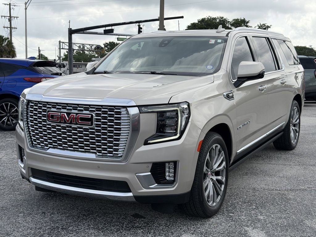 Used 2021 GMC Yukon XL Denali w/ Denali Premium Package RWD image 9