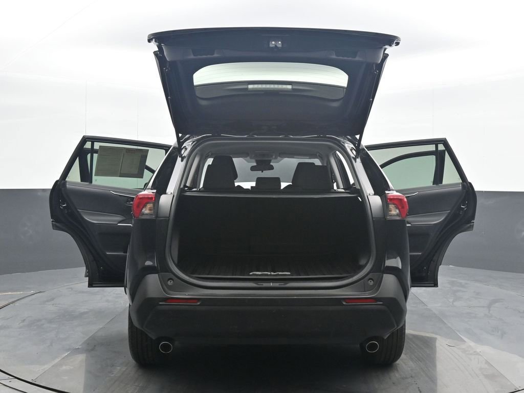 Used 2022 Toyota RAV4 LE image 35