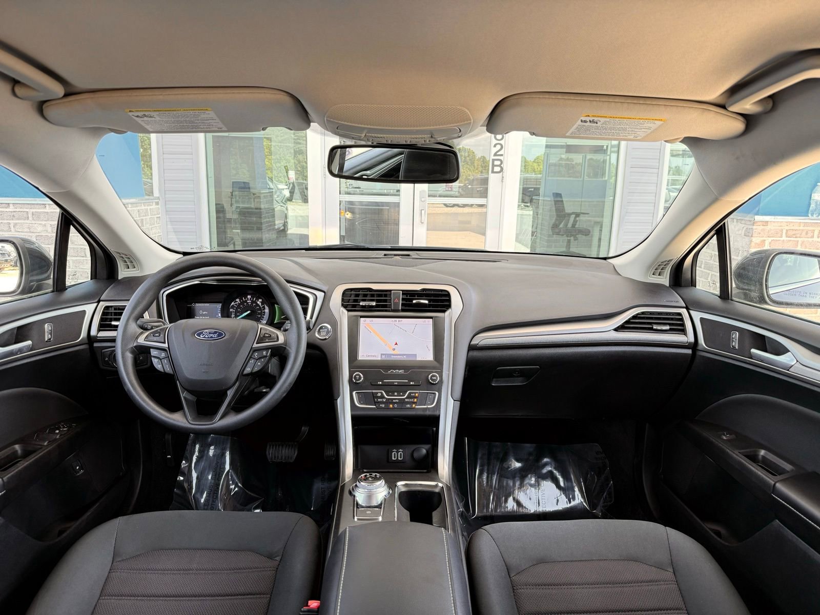 Used 2020 Ford Fusion SE FWD image 23