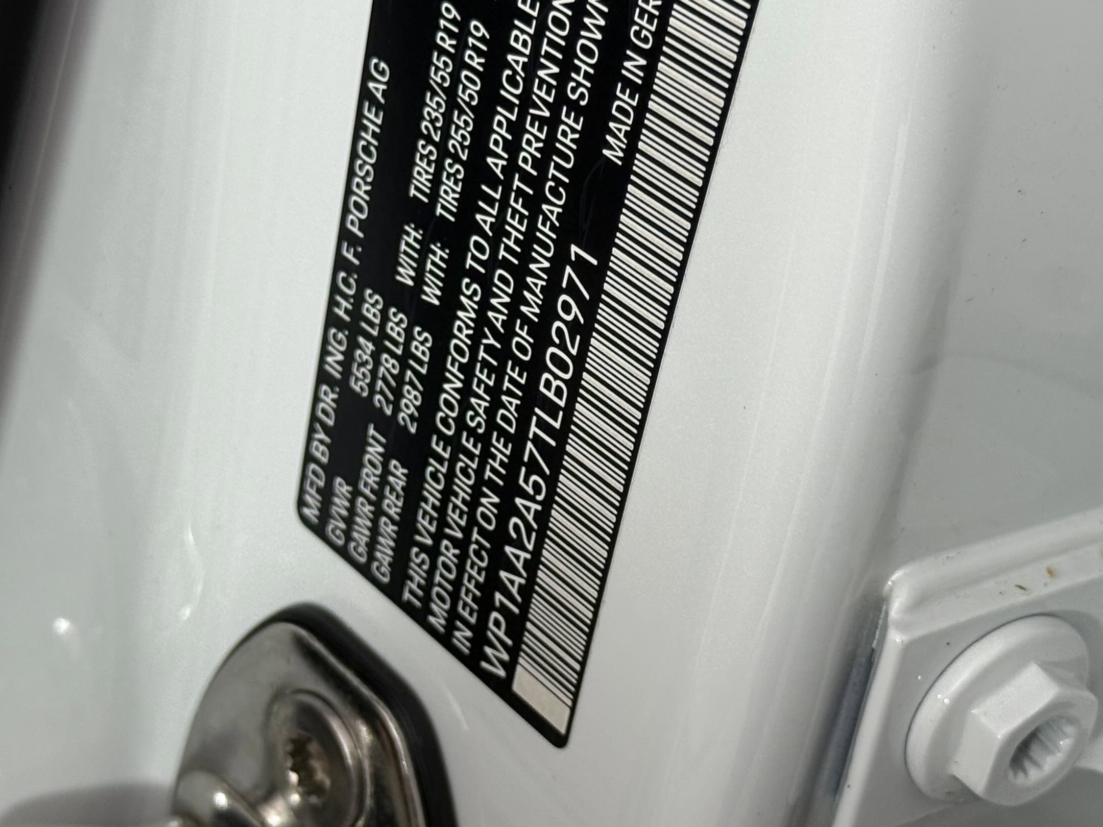 Certified 2026 Porsche Macan AWD/4WD image 25