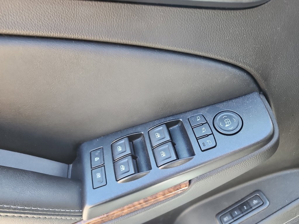 Used 2015 Chevrolet Tahoe LTZ AWD/4WD image 19
