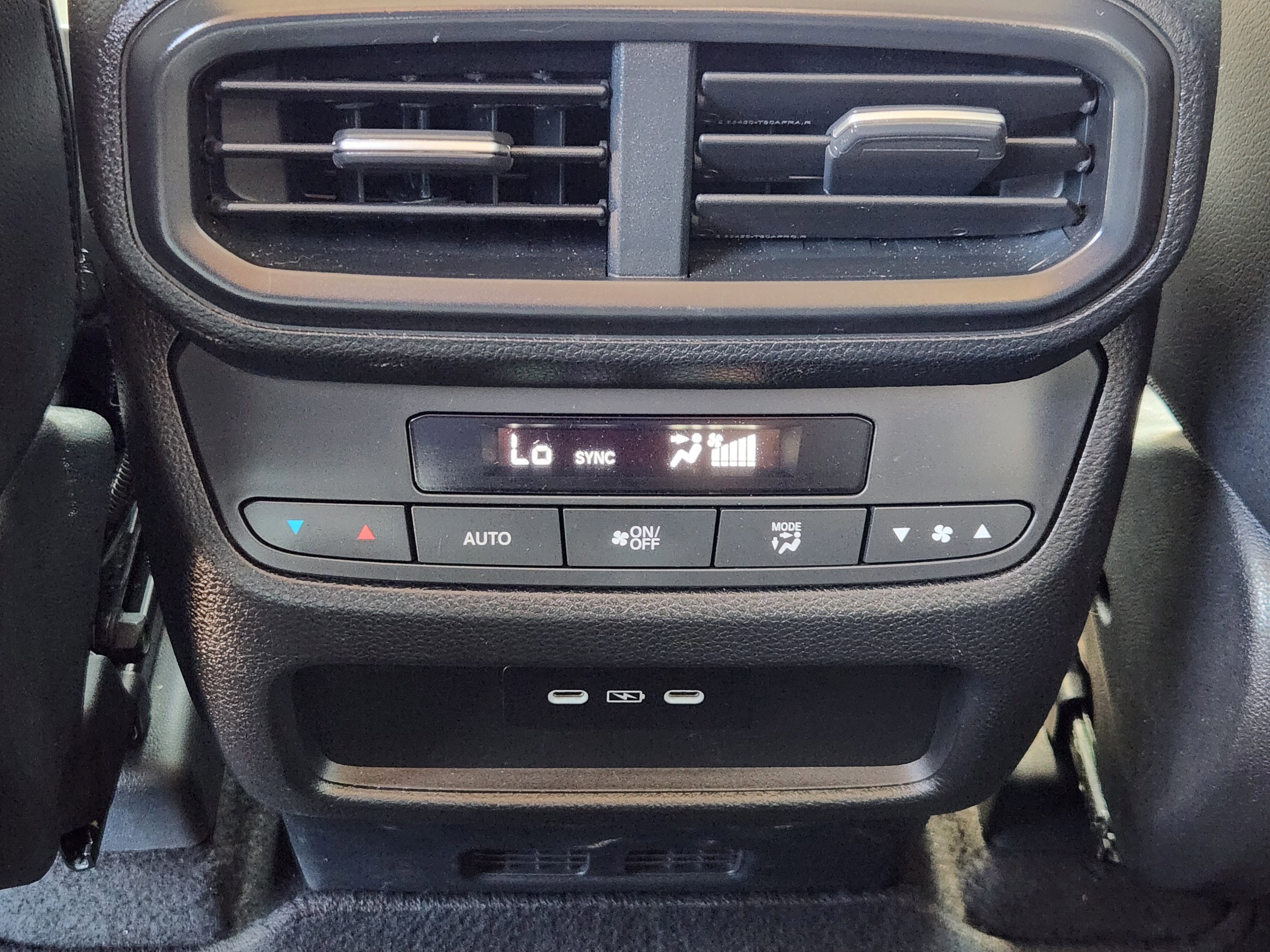 Certified 2024 Honda Pilot Touring image 24