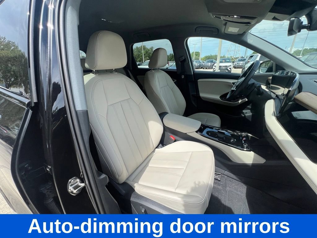 Used 2025 Audi Q6 e-tron Premium w/ Convenience Package RWD image 32