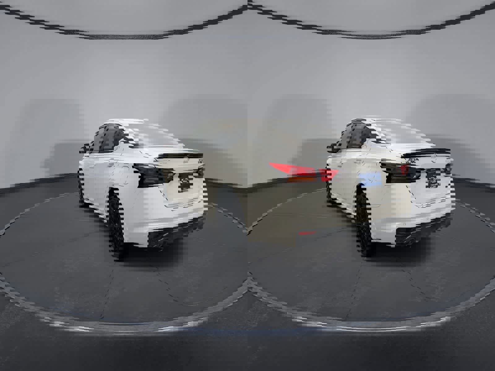 Used 2022 Nissan Altima 2.5 SR w/ Midnight Edition Package image 6