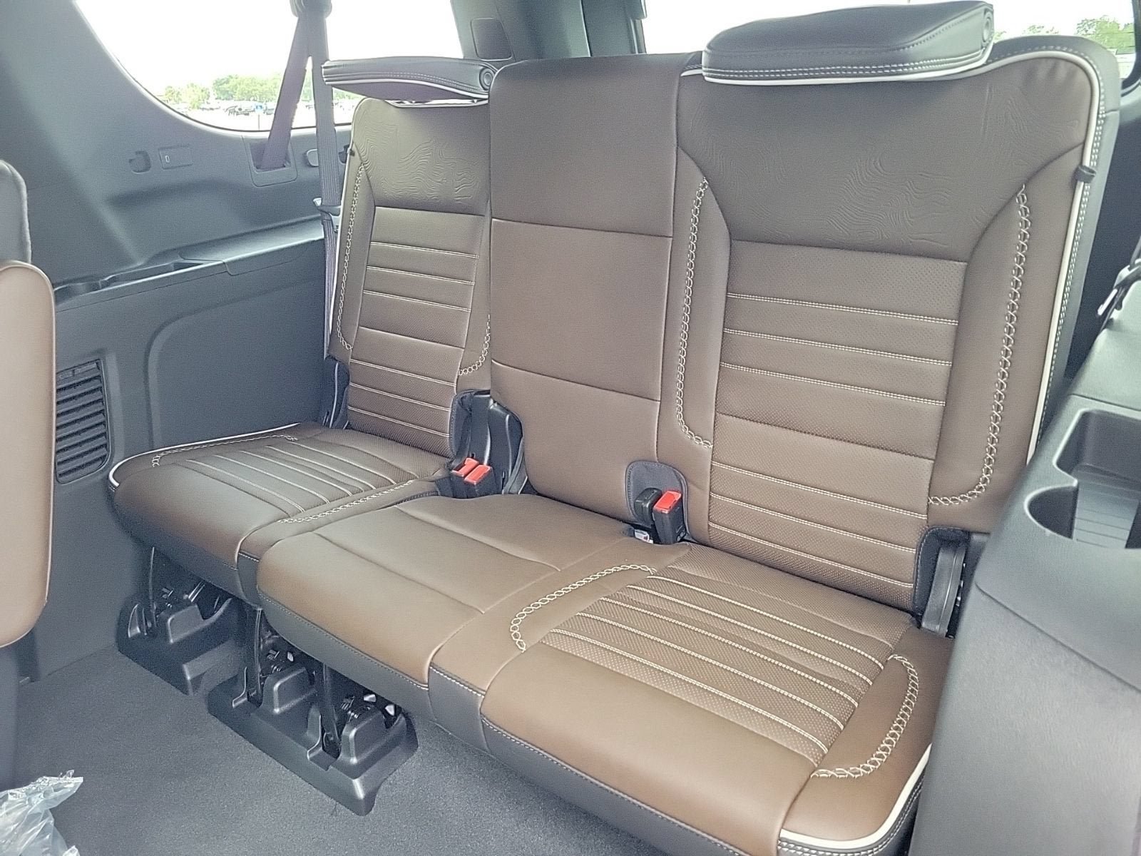 New 2026 GMC Yukon XL Denali Ultimate AWD/4WD image 14