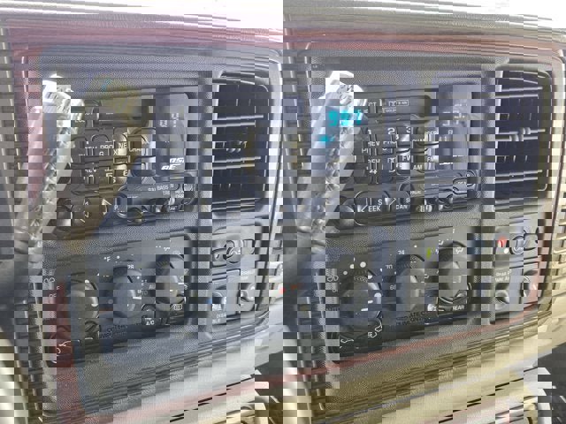 Used 2002 Cadillac Escalade AWD image 28