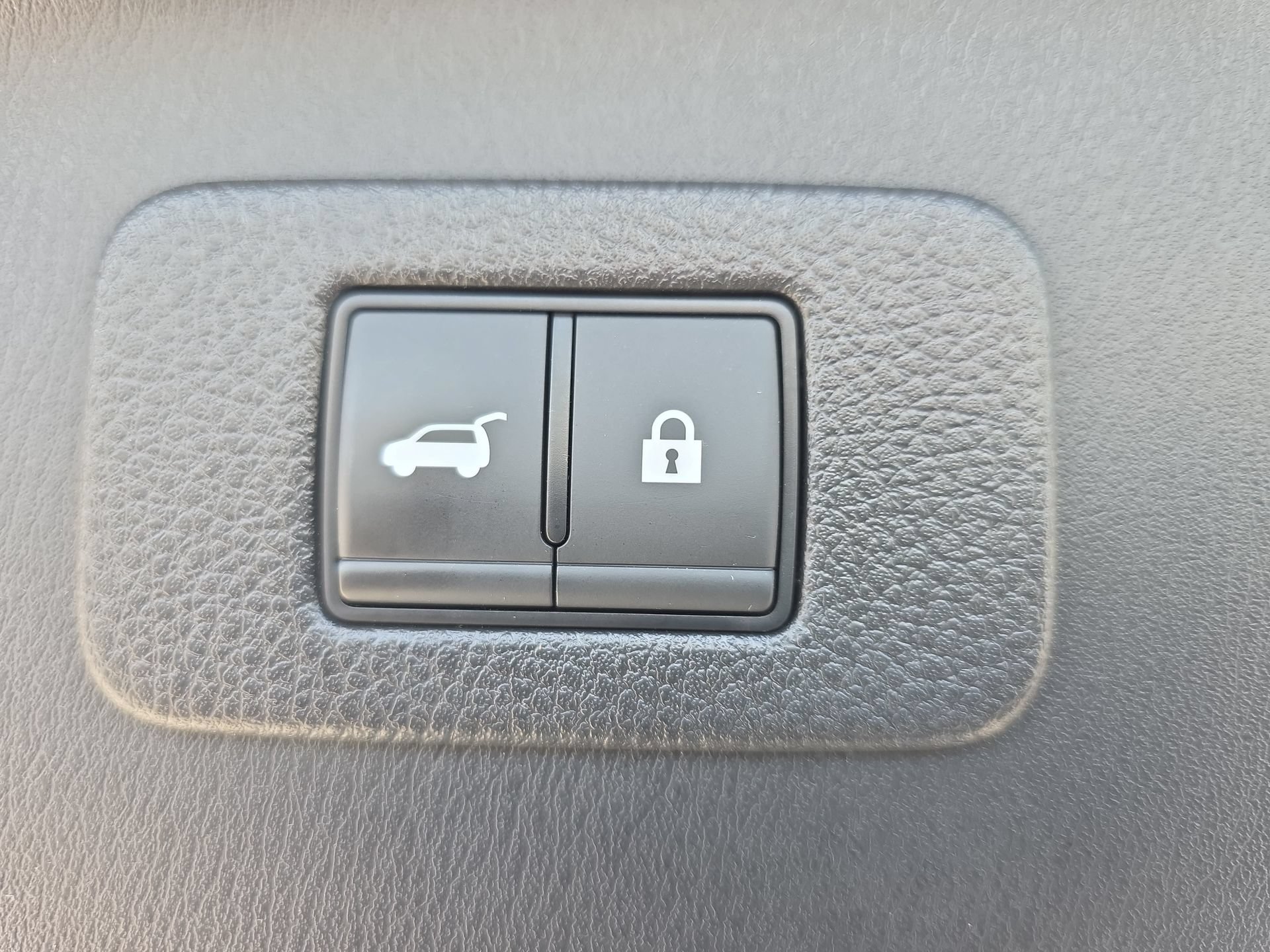 Used 2024 Nissan Armada Platinum w/ Captain's Chairs Package AWD/4WD image 13