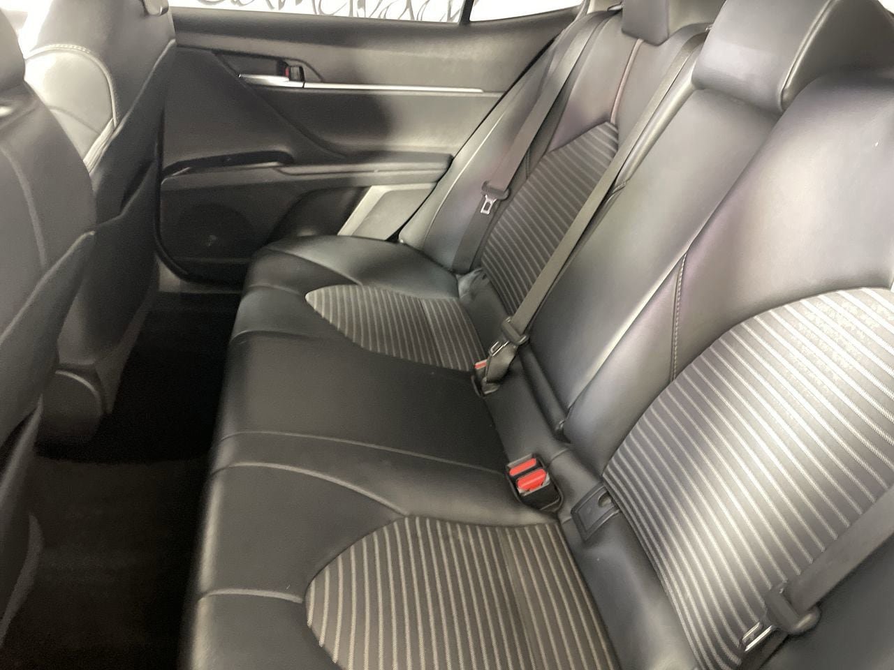 Used 2020 Toyota Camry SE FWD image 24
