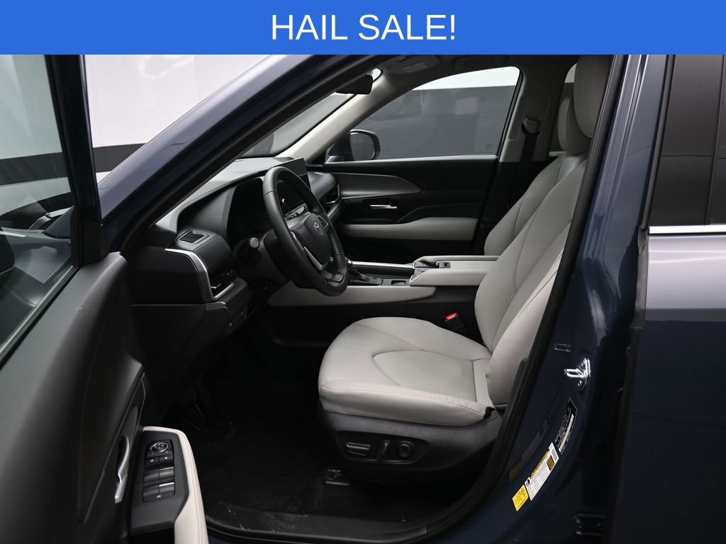 Certified 2026 Toyota Grand Highlander XLE image 9