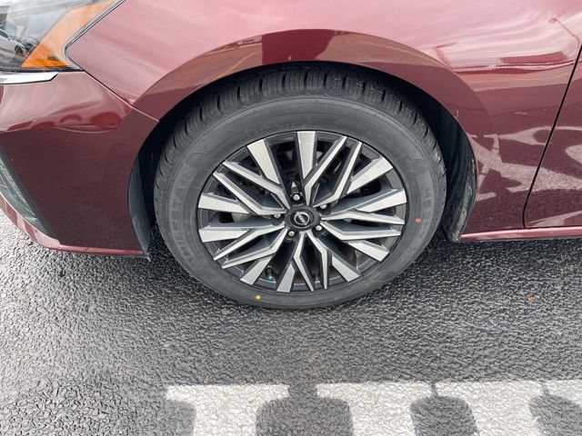 Used 2025 Nissan Altima 2.5 SV FWD image 3