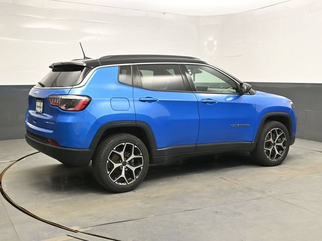 Used 2025 Jeep Compass Limited AWD/4WD image 7