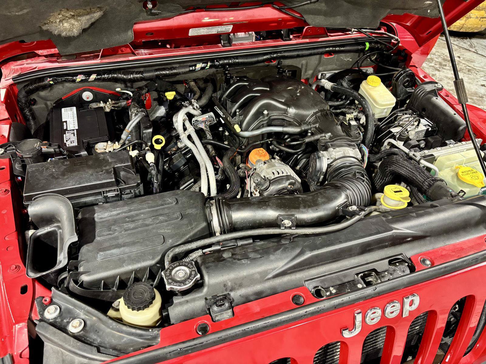 Used 2013 Jeep Wrangler Unlimited Sahara AWD/4WD image 31