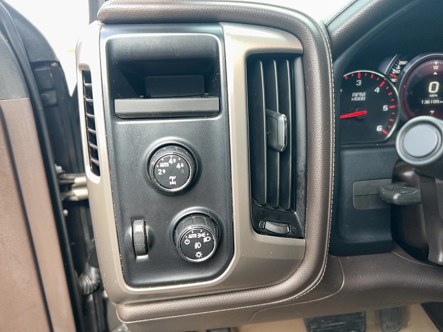 Used 2015 GMC Sierra 1500 Denali w/ Driver Alert Package AWD/4WD image 14