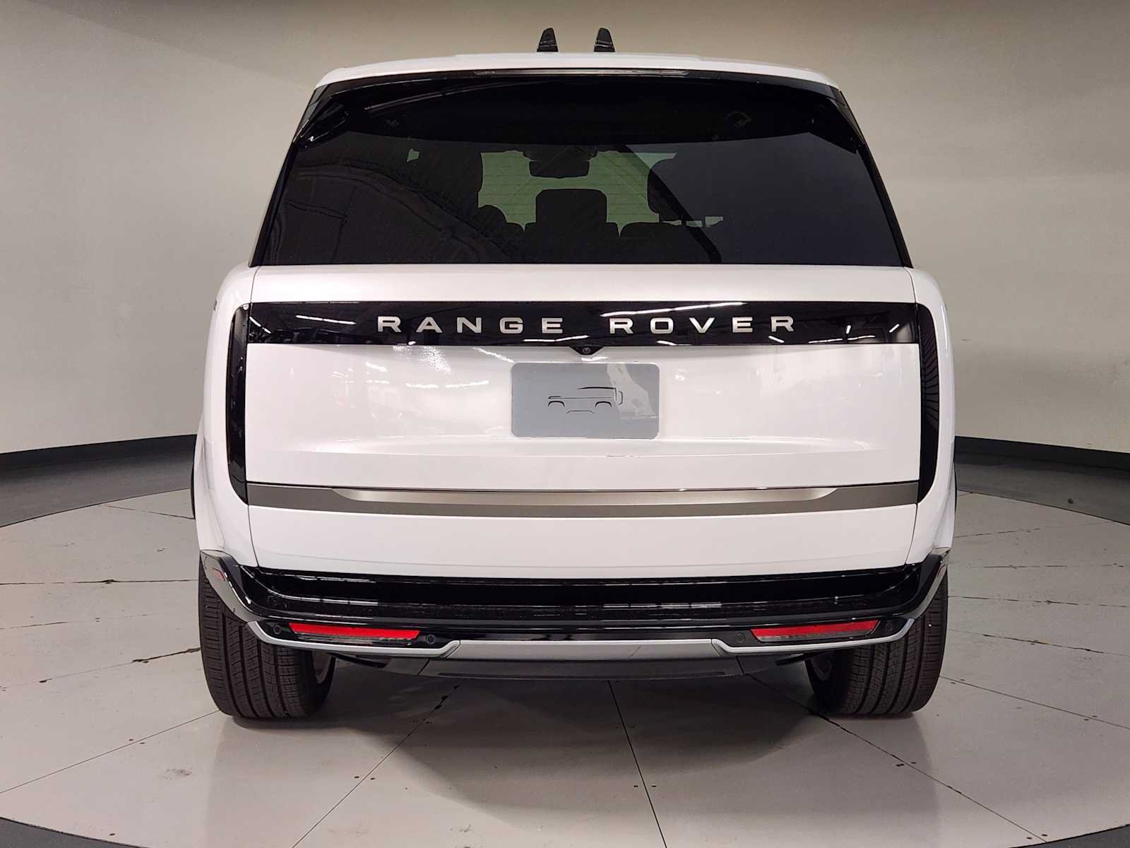 New 2026 Land Rover Range Rover Long Wheelbase SE AWD/4WD image 10