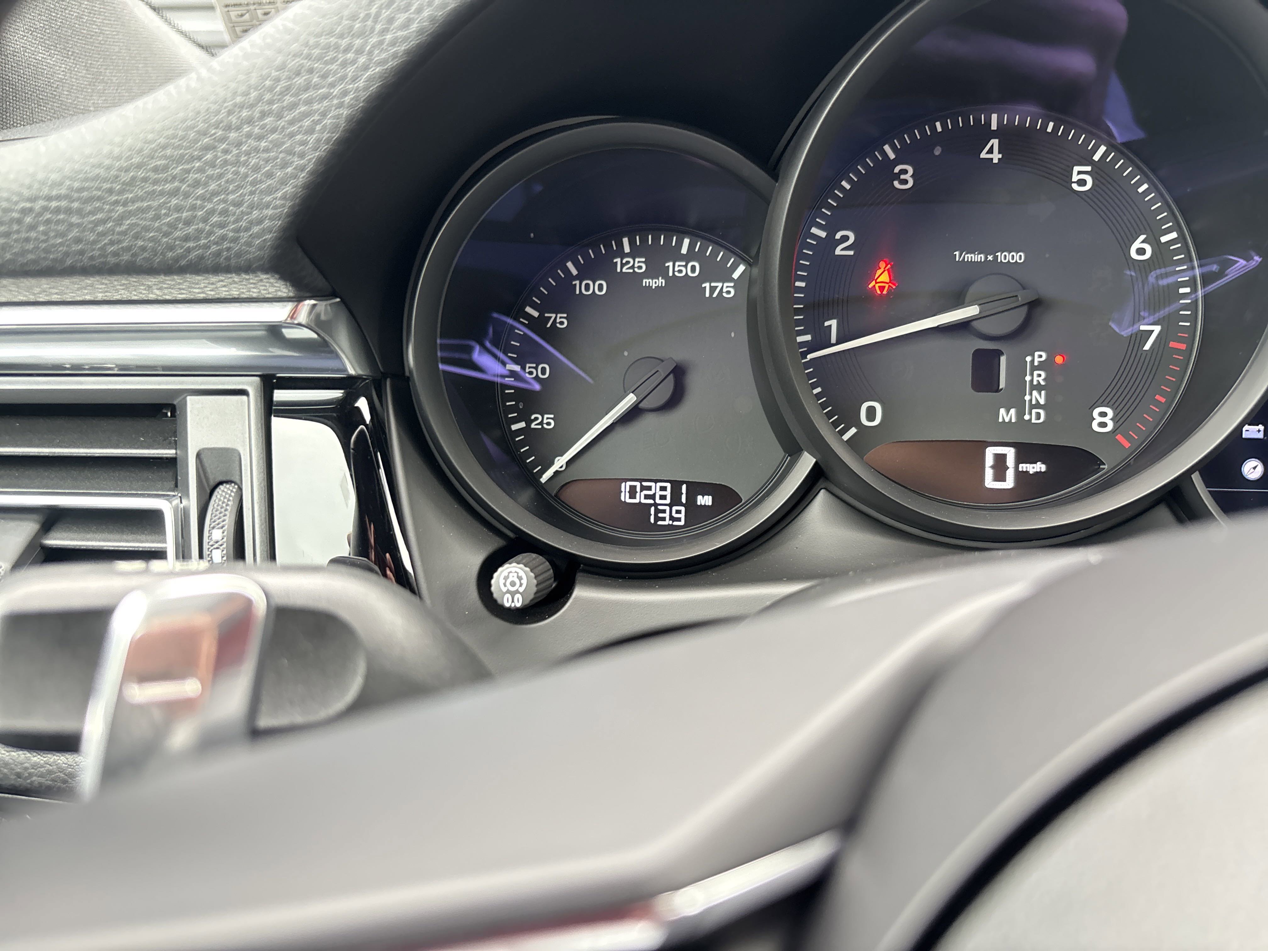 Certified 2025 Porsche Macan image 17