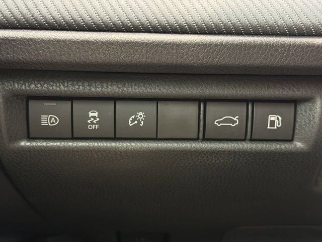Used 2025 Toyota Camry SE w/ Multimedia Upgrade Package FWD image 22