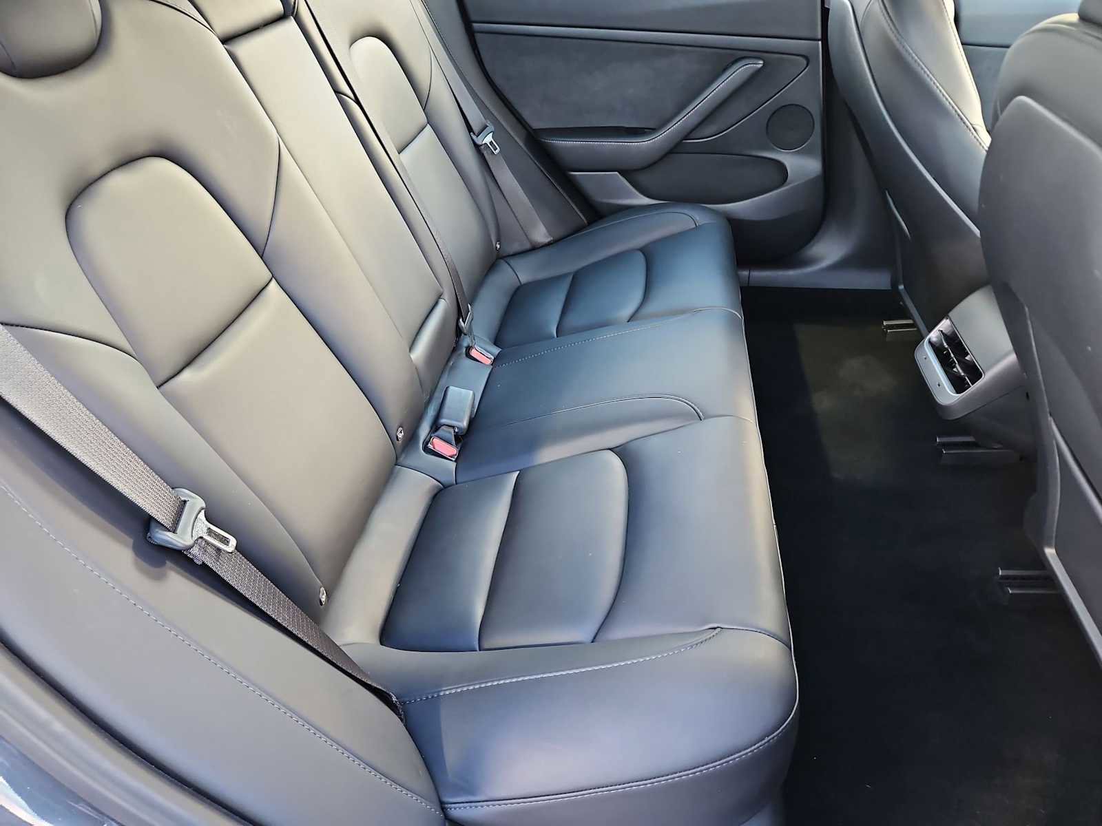 Used 2023 Tesla Model 3 Standard Range image 21