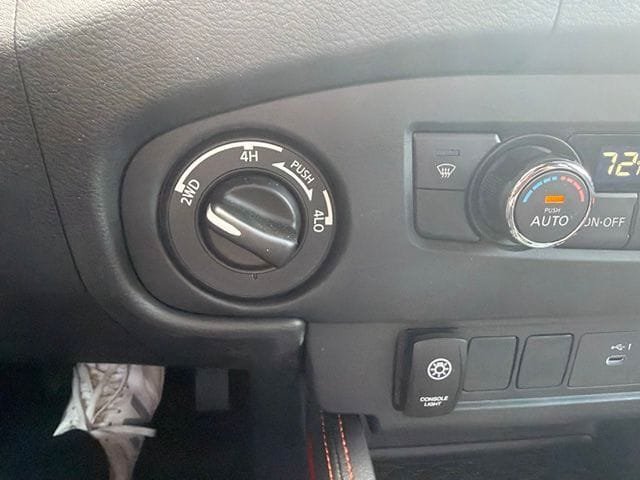 Used 2024 Nissan Frontier PRO-4X w/ Off-Road Protection Package AWD/4WD image 19